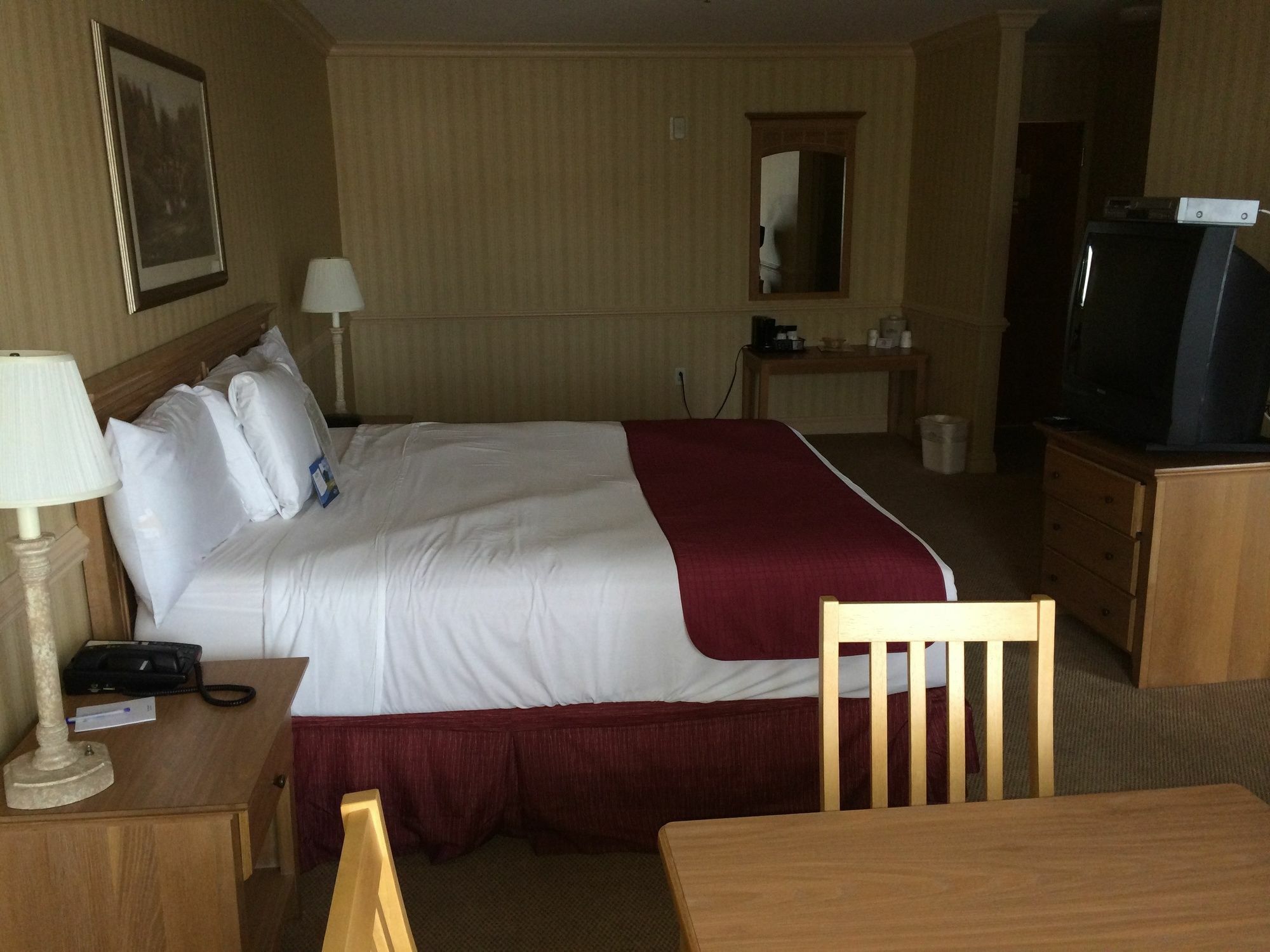 Manchester Inn & Suites Exterior photo