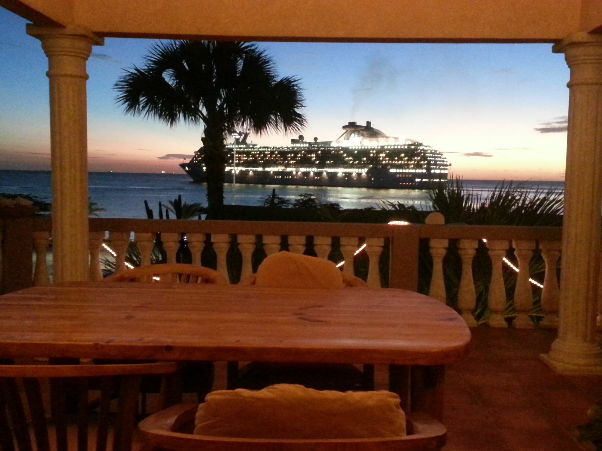 Le Chateau Ocean Villas Oranjestad Exterior photo