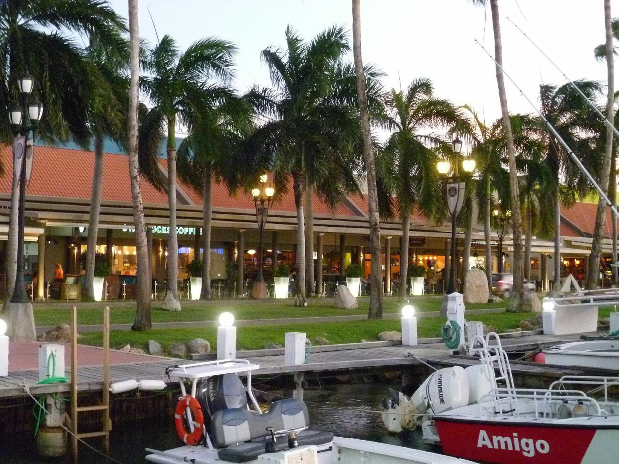 Le Chateau Ocean Villas Oranjestad Exterior photo