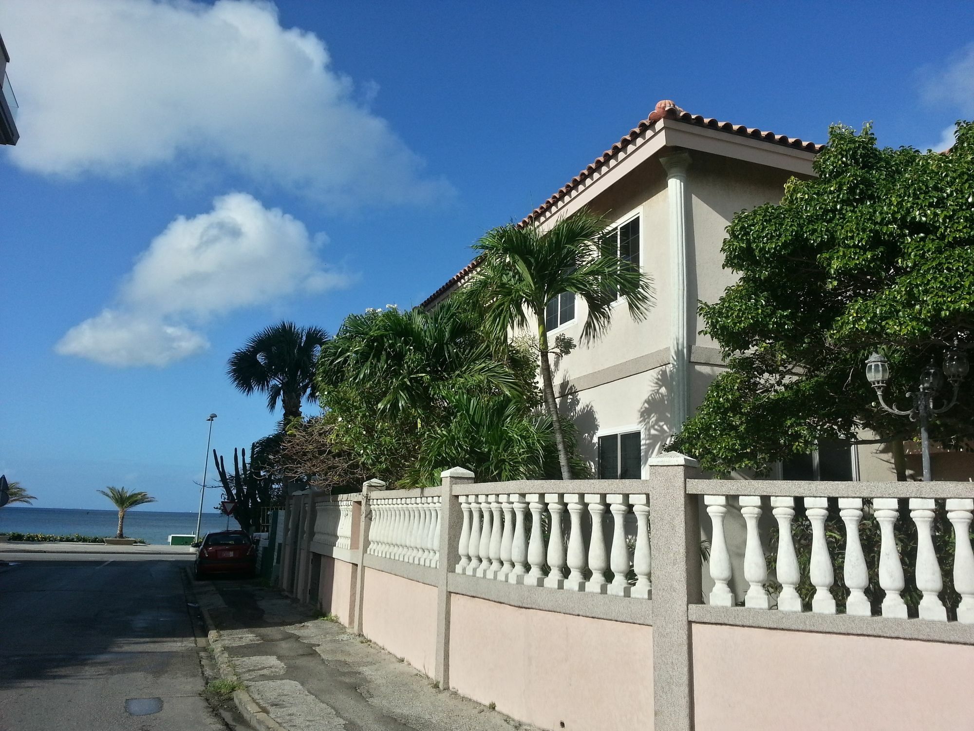 Le Chateau Ocean Villas Oranjestad Exterior photo