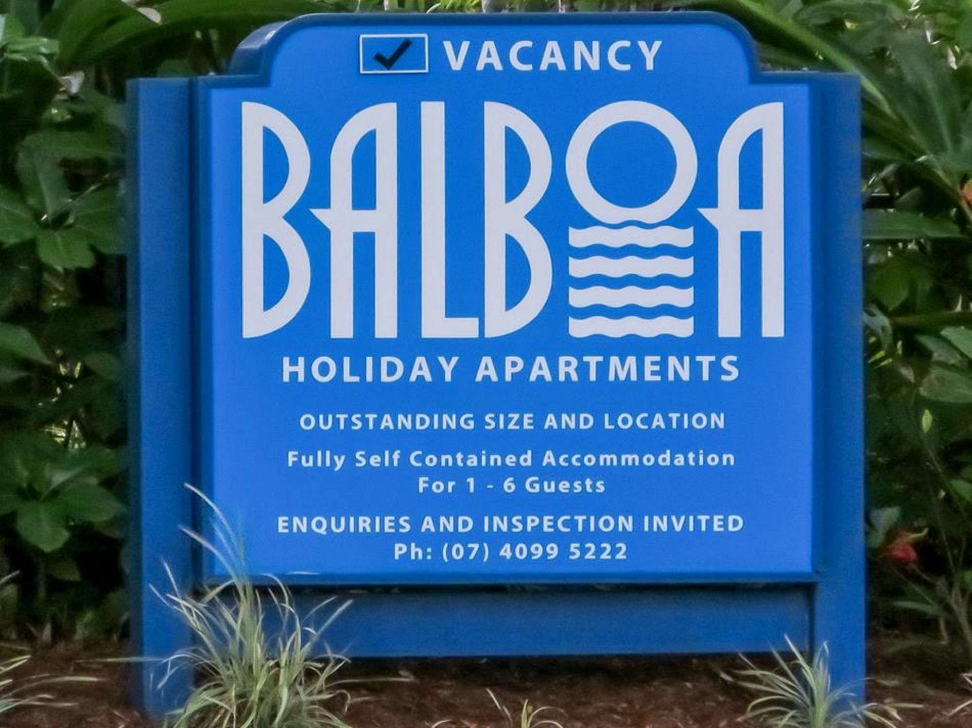 Balboa Apartments Port Douglas Exterior photo