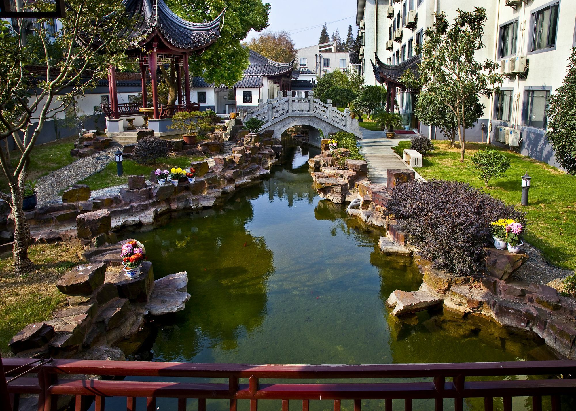 Suzhou Friendship Hotel Exterior photo