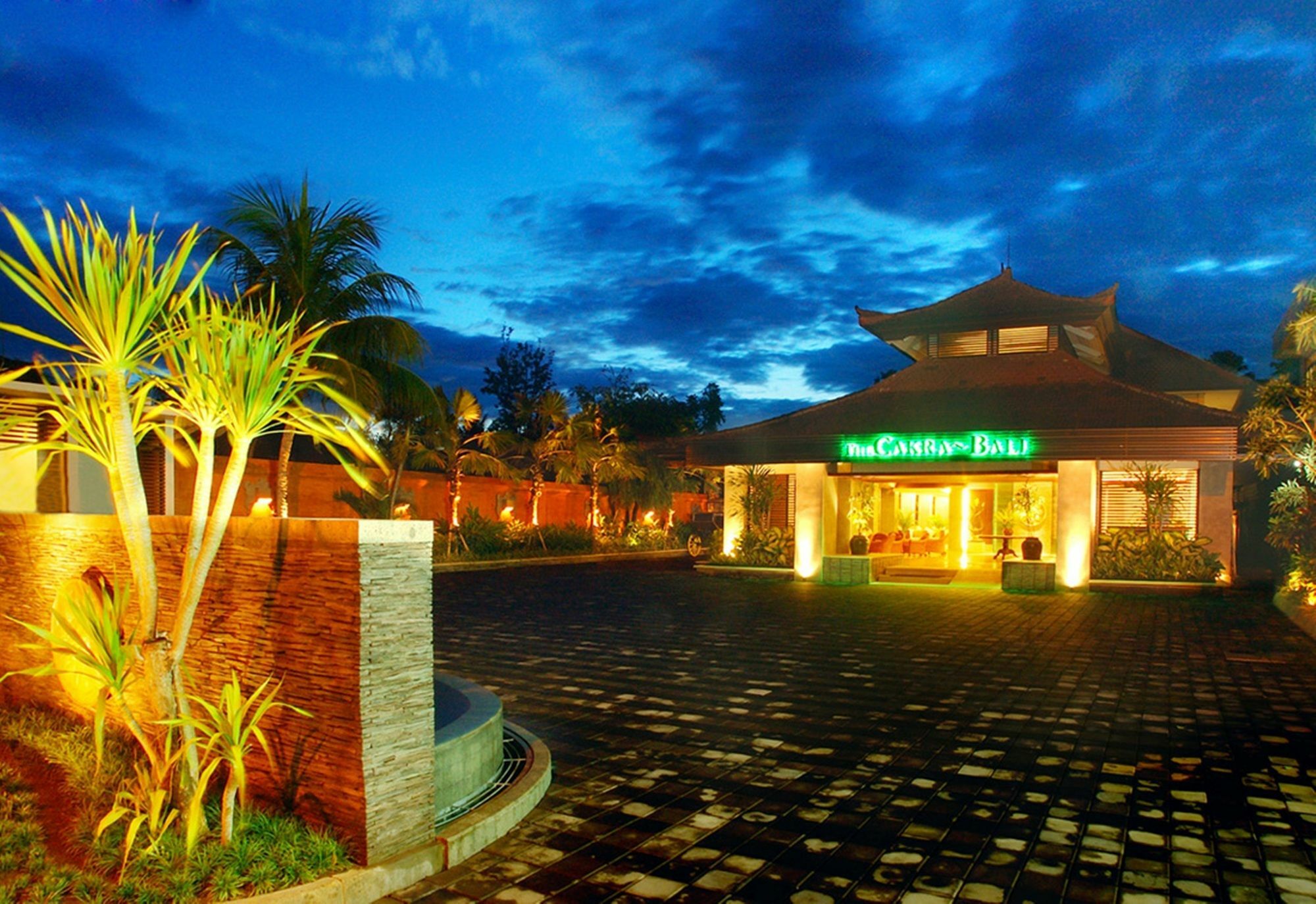 The Cakra Hotel Denpasar  Exterior photo