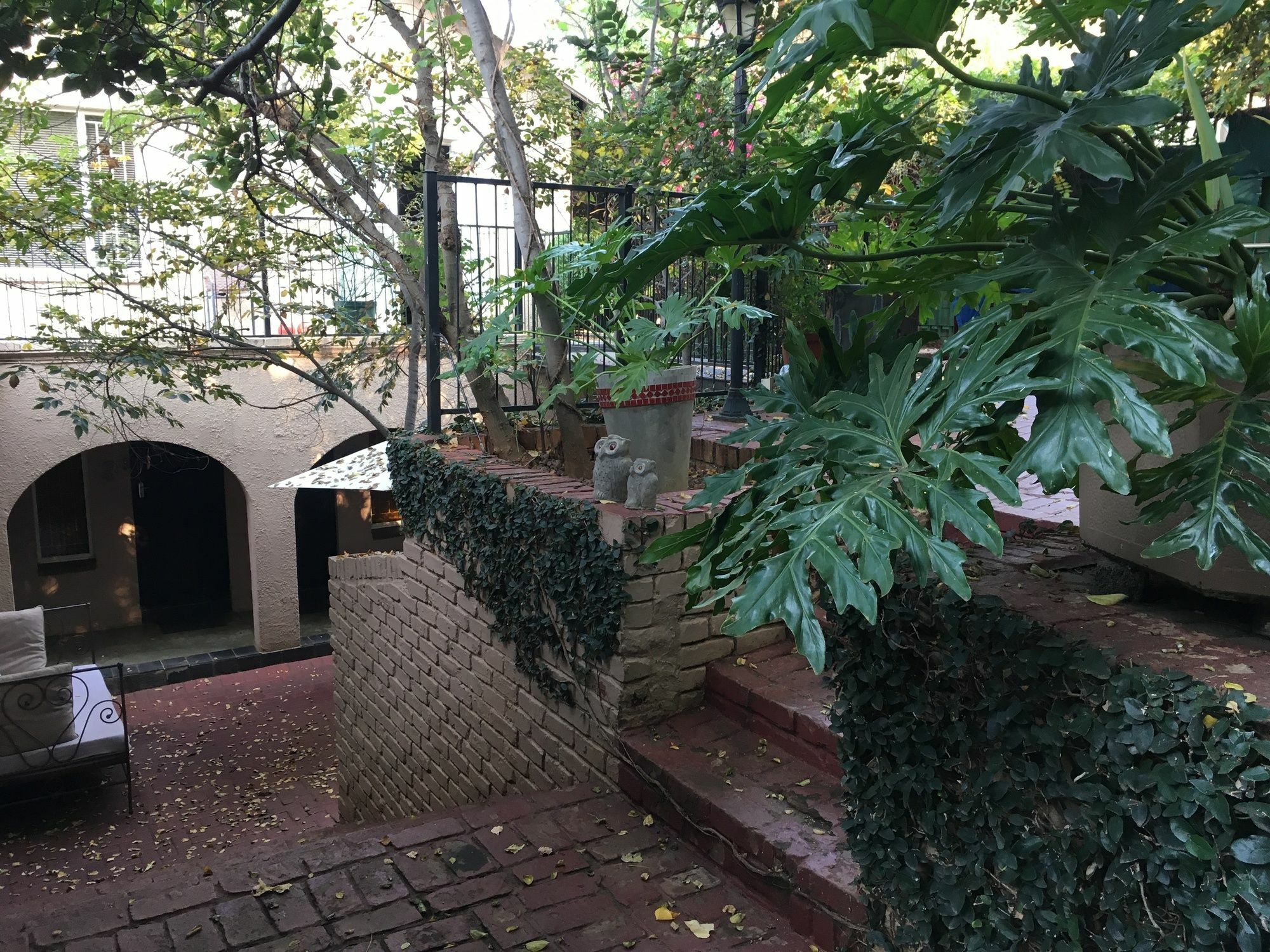 Pumleni Guesthouse Hartbeespoort Exterior photo
