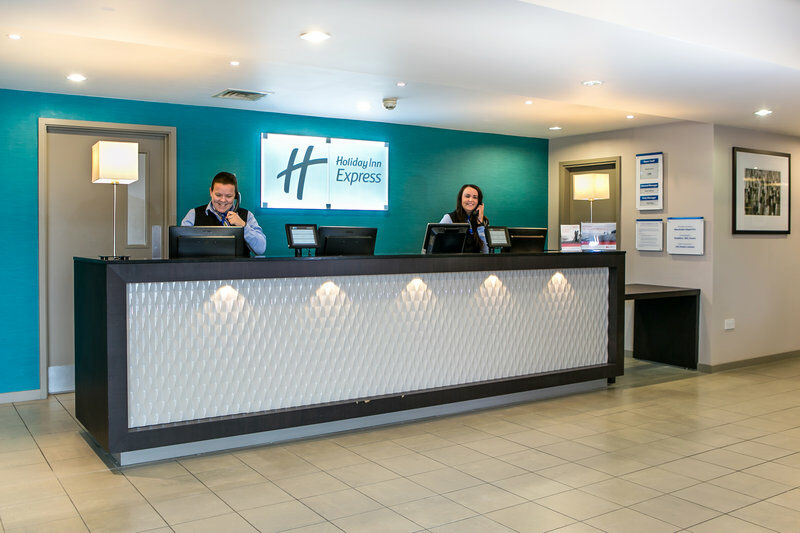 Holiday Inn Manchester Airport, An Ihg Hotel Exterior photo