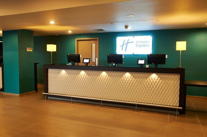 Holiday Inn Manchester Airport, An Ihg Hotel Exterior photo