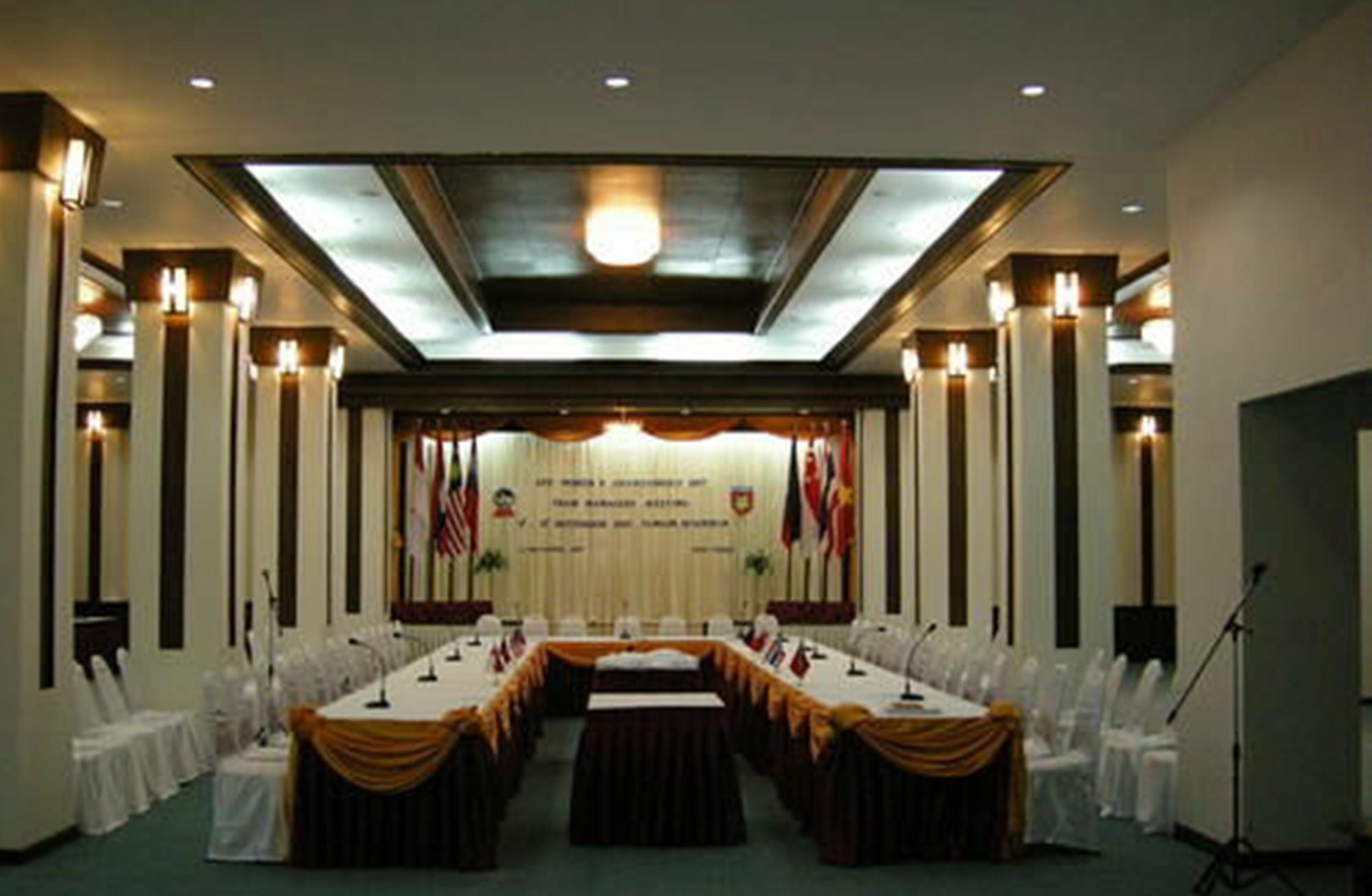 Hotel Yangon Exterior photo