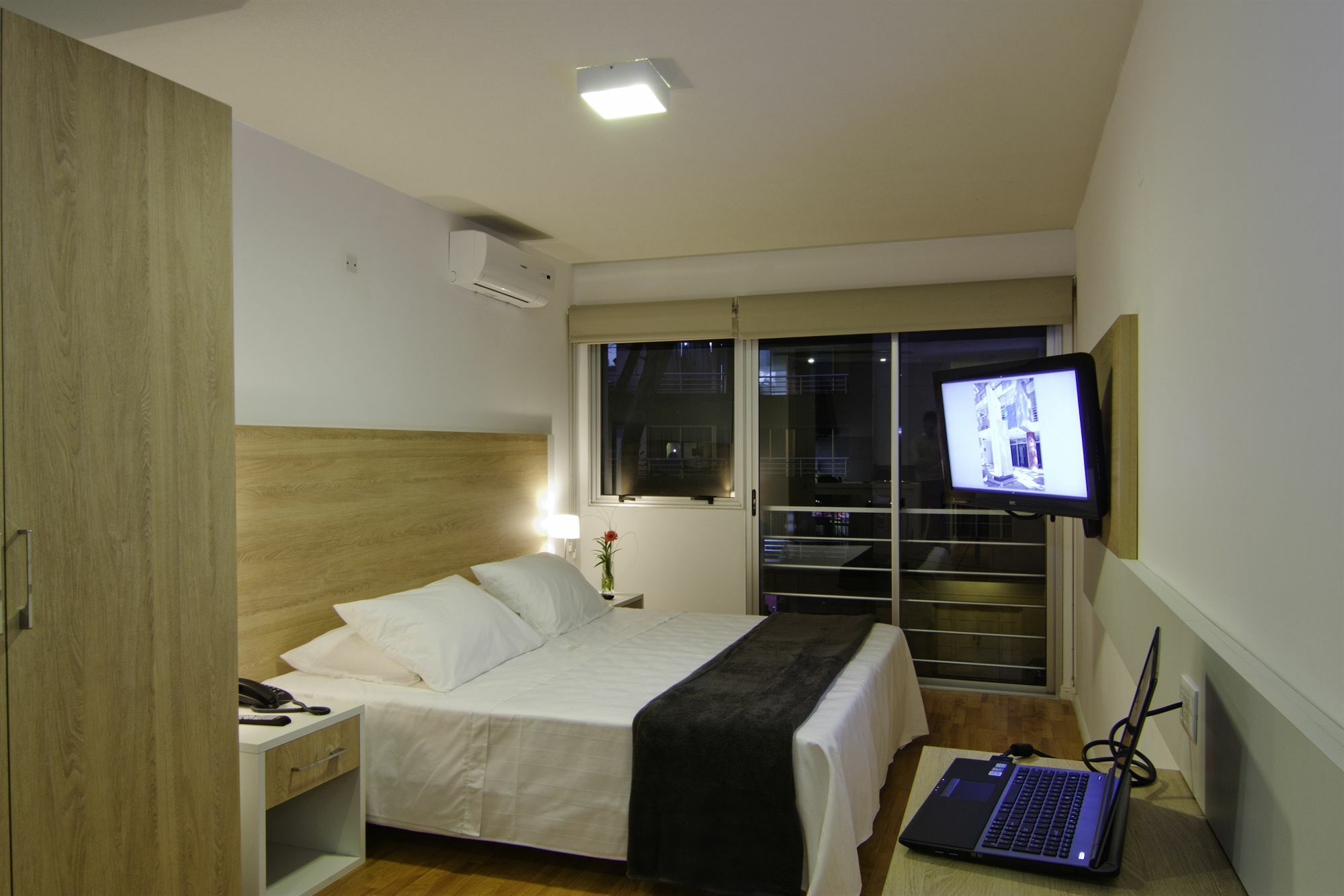 Massini Suites Montevideo Exterior photo