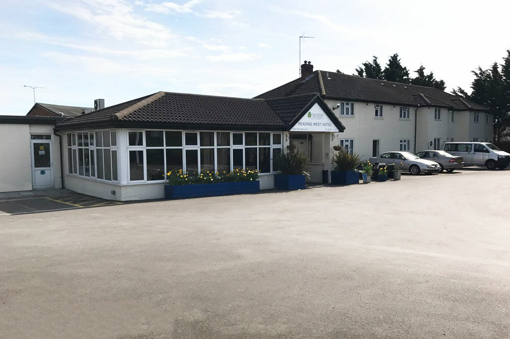 Flexistay Reading West Aparthotel - With Communal Kitchen Use Exterior photo