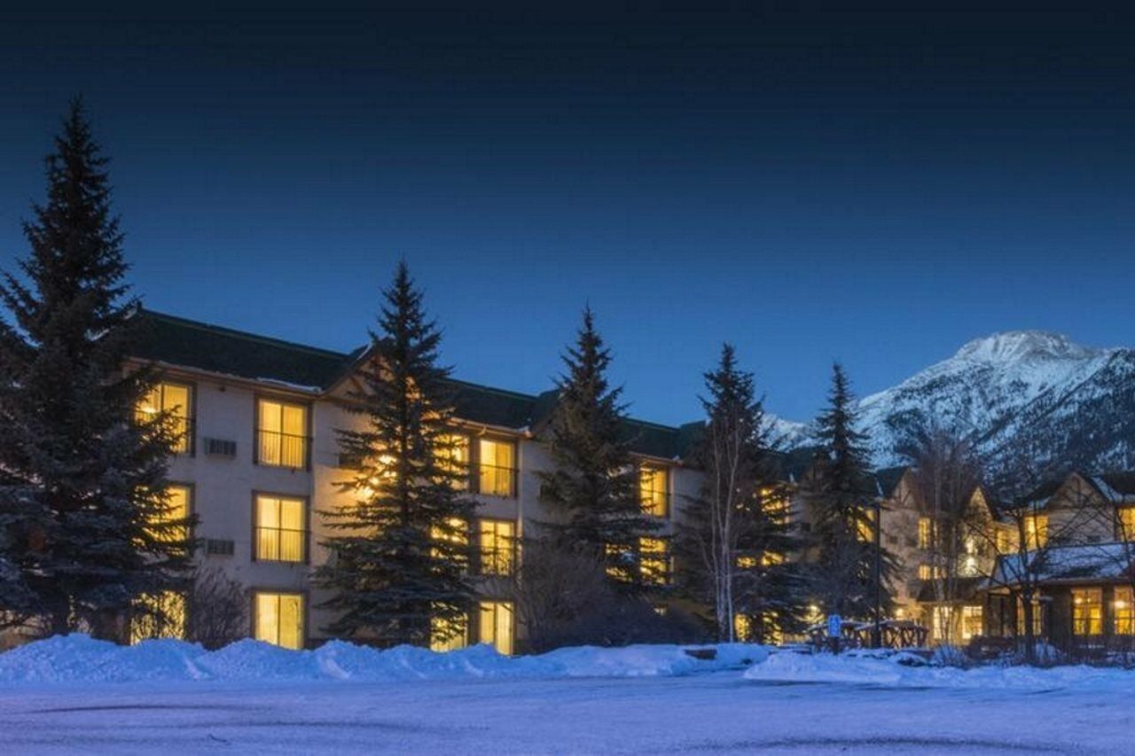 Coast Canmore Hotel & Conference Centre Exterior photo