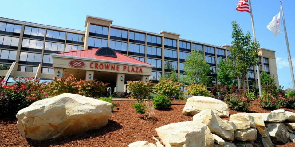 Crowne Plaza Cleveland Airport, An Ihg Hotel Middleburg Heights Exterior photo