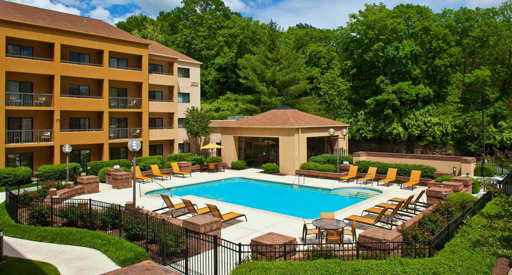 Courtyard By Marriott Nashville Airport Exterior photo