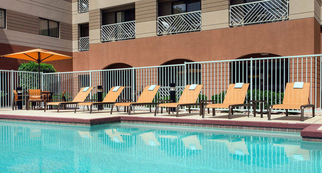 Courtyard By Marriott Scottsdale Old Town Hotel Exterior photo