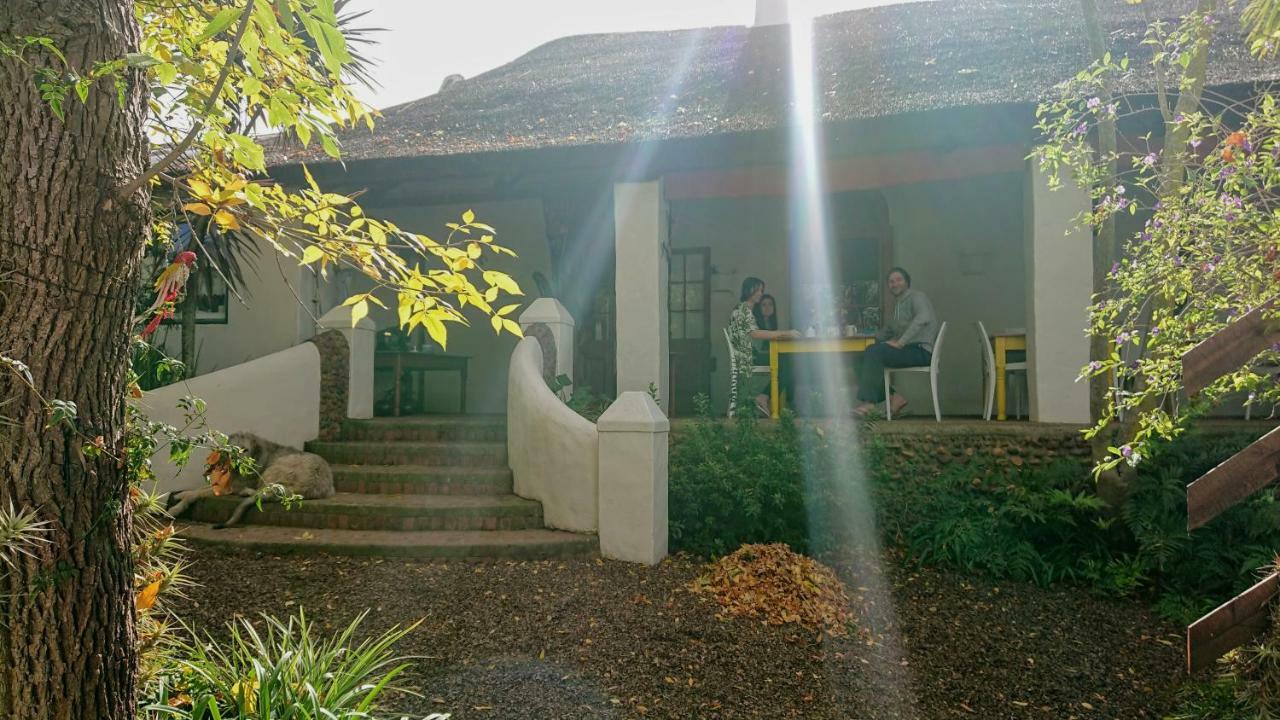 Old Thatch Lodge Swellendam Exterior photo