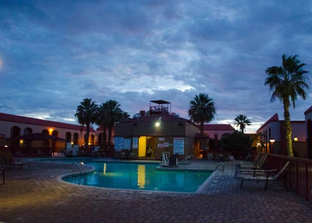 Wyndham El Paso Airport And Water Park Hotel Exterior photo