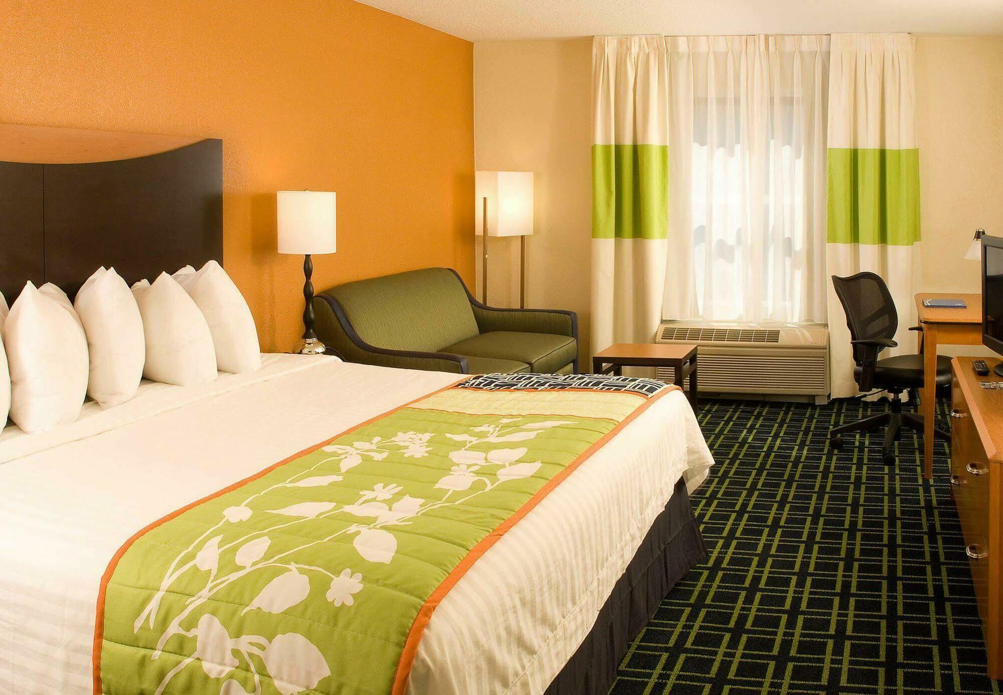 Fairfield Inn & Suites By Marriott Orlando Lake Buena Vista Exterior photo