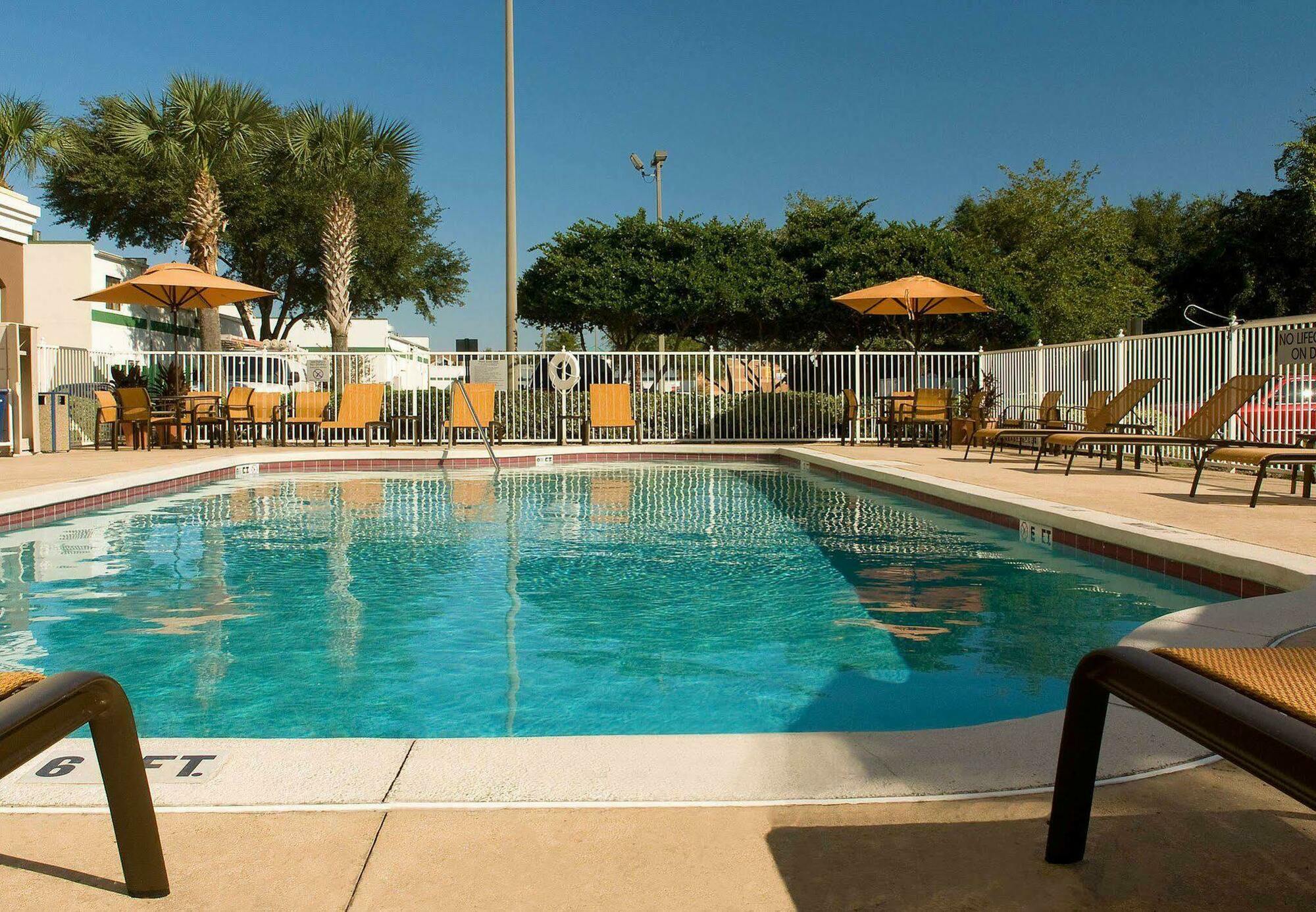 Fairfield Inn & Suites By Marriott Orlando Lake Buena Vista Facilities photo