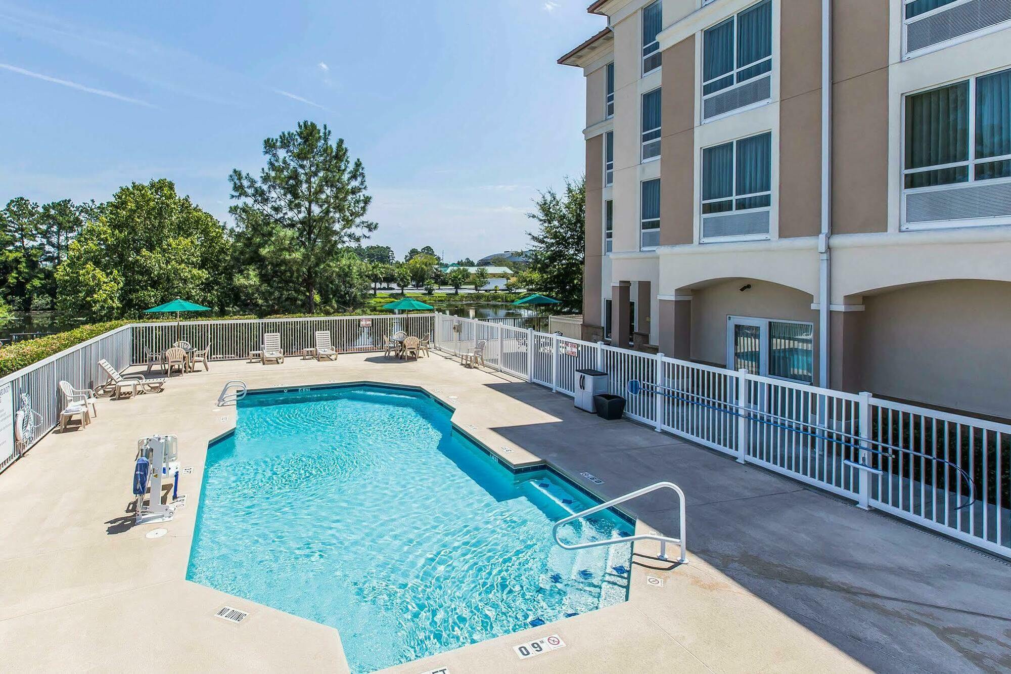 Comfort Suites Valdosta Exterior photo