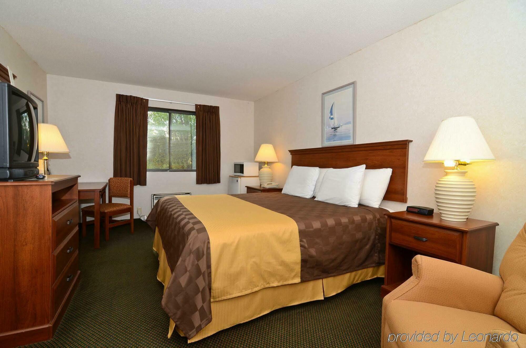 Ramada By Wyndham Effingham Hotel Room photo