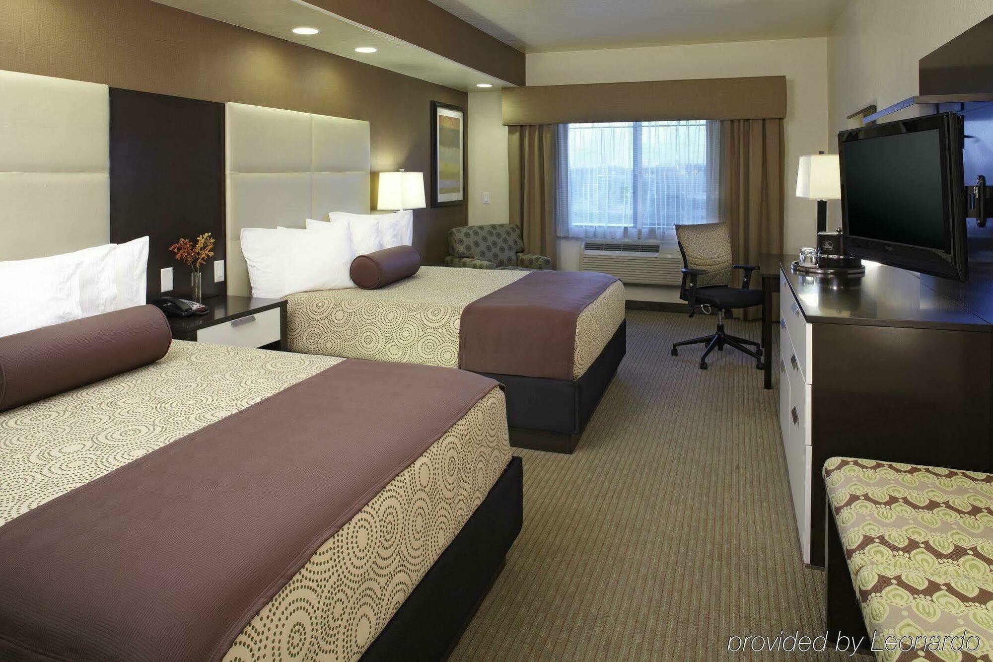 Best Western Plus Lackland Hotel And Suites. San Antonio Room photo