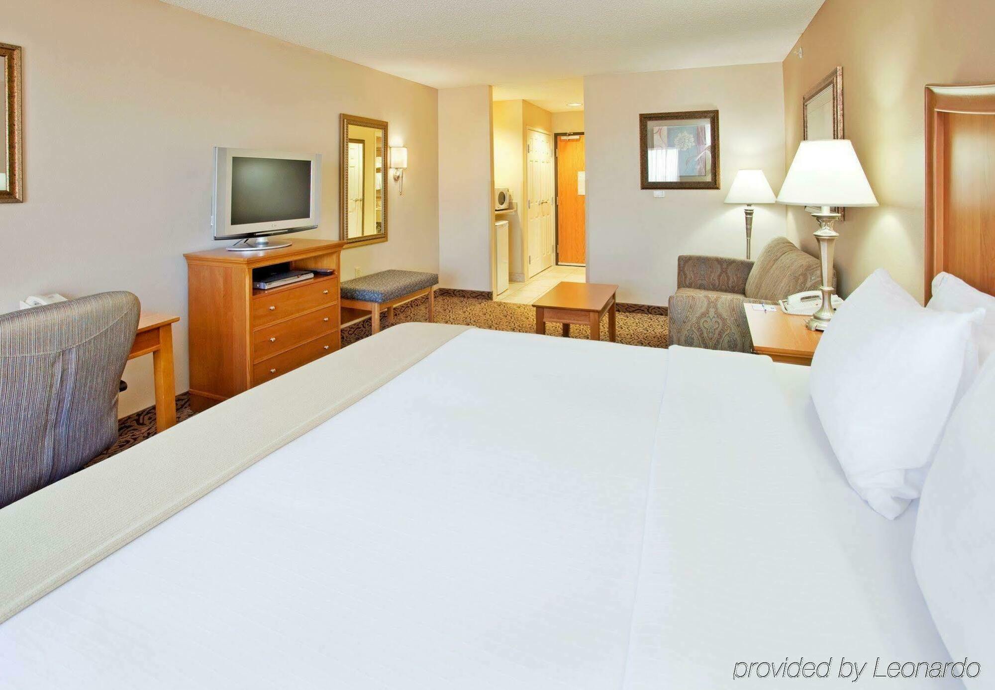 Holiday Inn Express Hastings, An Ihg Hotel Room photo