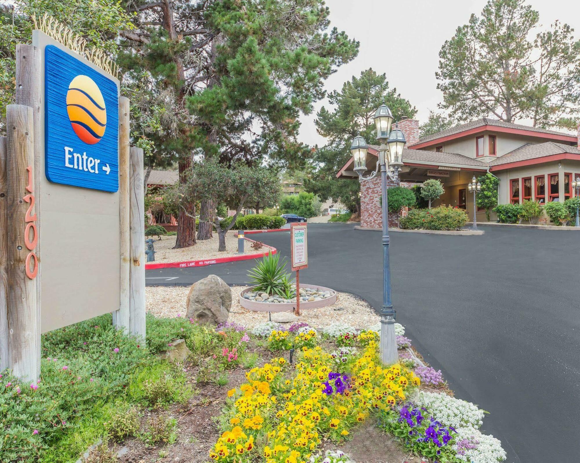 Comfort Inn Monterey Peninsula Airport Exterior photo