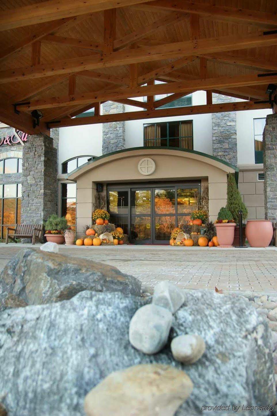 Hampton Inn & Suites Lake George Exterior photo
