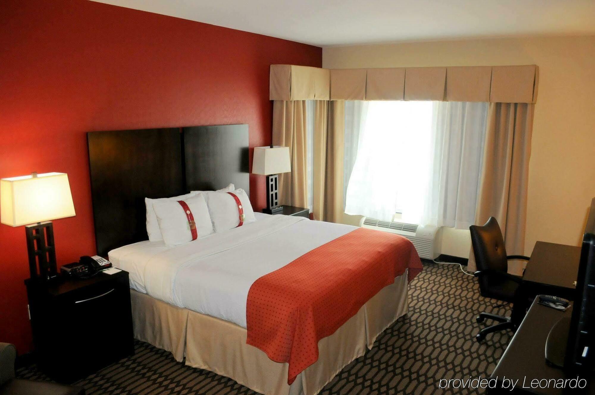 Holiday Inn North Quail Springs, An Ihg Hotel Oklahoma City Room photo