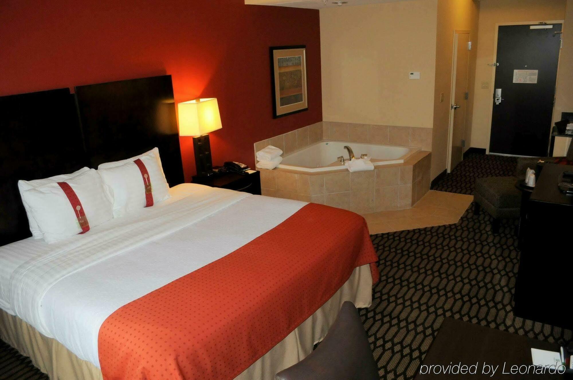 Holiday Inn North Quail Springs, An Ihg Hotel Oklahoma City Room photo