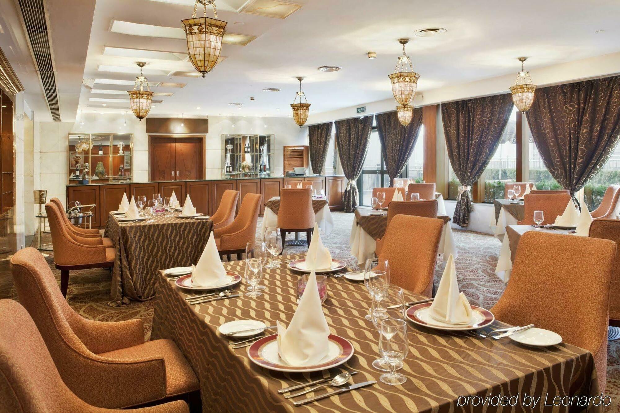 Crowne Plaza Nanjing Hotels & Suites Restaurant photo