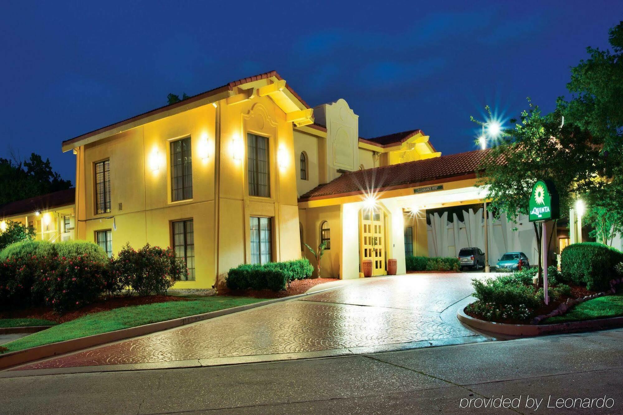 La Quinta Inn By Wyndham Baton Rouge University Area Exterior photo