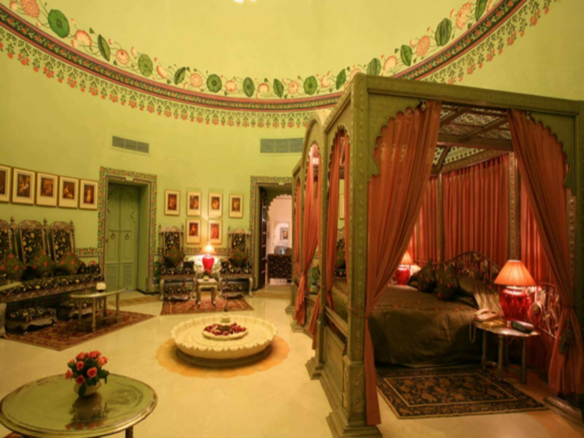 Shiv Niwas Palace By Hrh Group Of Hotels Udaipur Room photo