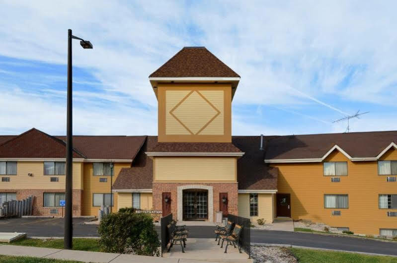 Comfort Inn Waukesha Exterior photo