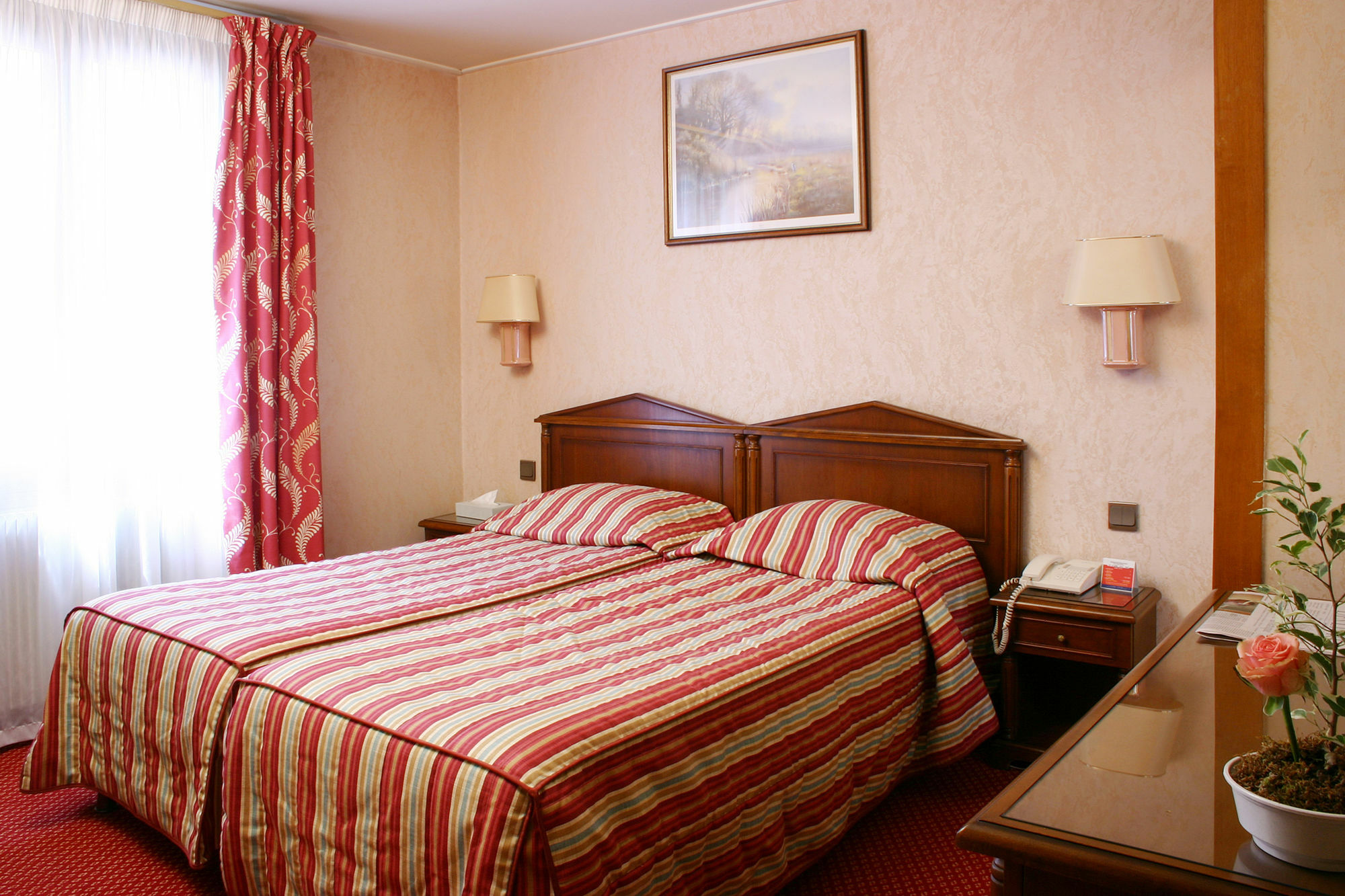 Hotel Meslay Republique Paris Room photo