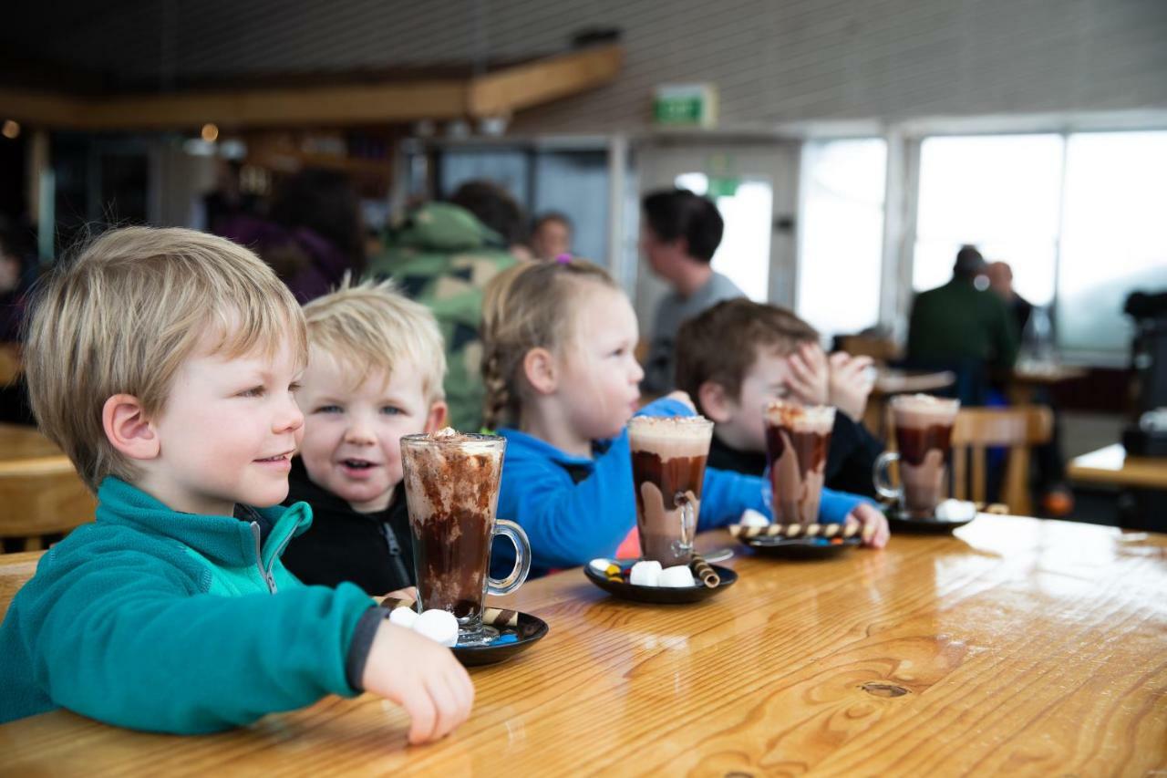 Thredbo Alpine Hotel Exterior photo