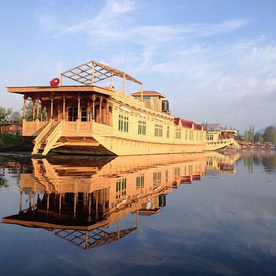 Peacock Houseboats Apartment Srinagar  Exterior photo