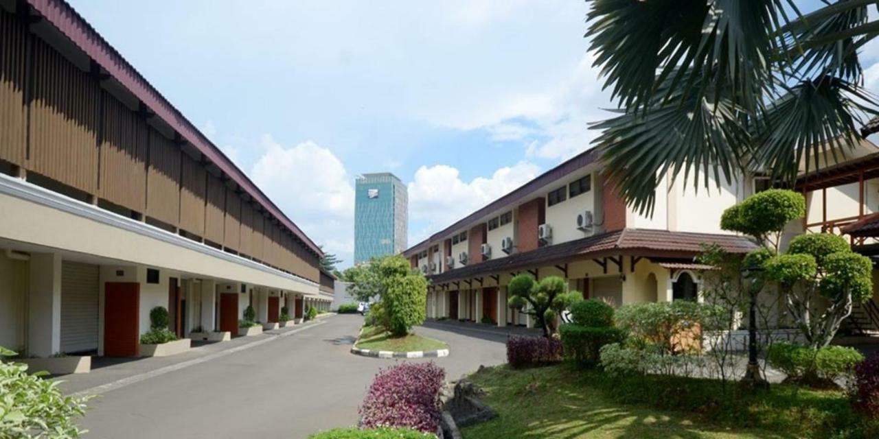 C'One Cempaka Putih Hotel Jakarta Exterior photo