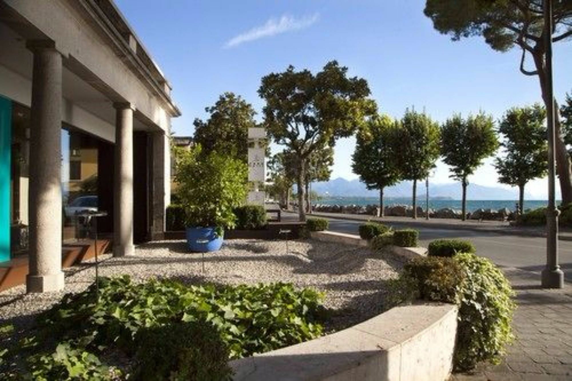 Park Hotel Desenzano del Garda Exterior photo