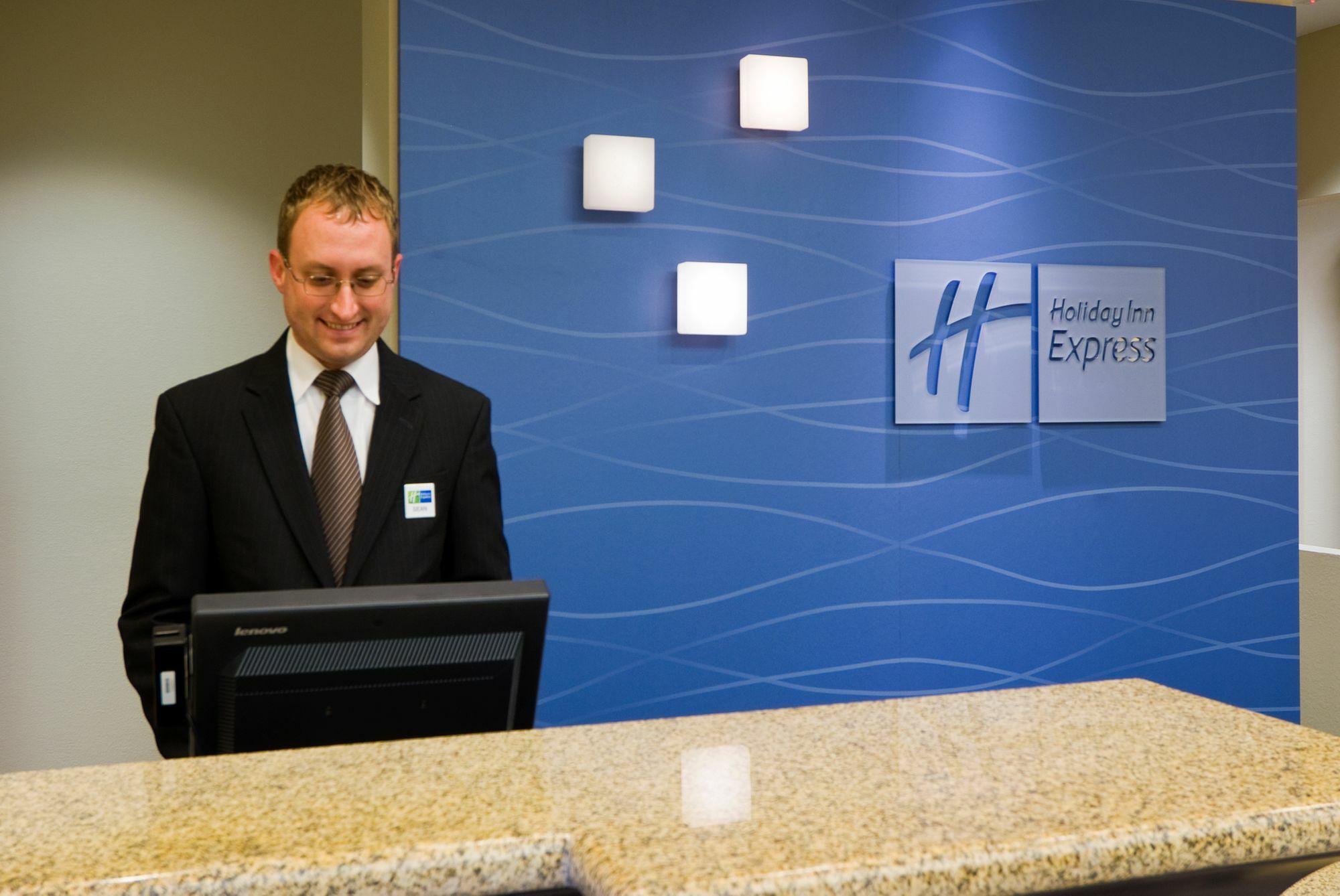 Holiday Inn Express Hotel & Suites Fort Myers East - The Forum, An Ihg Hotel Interior photo