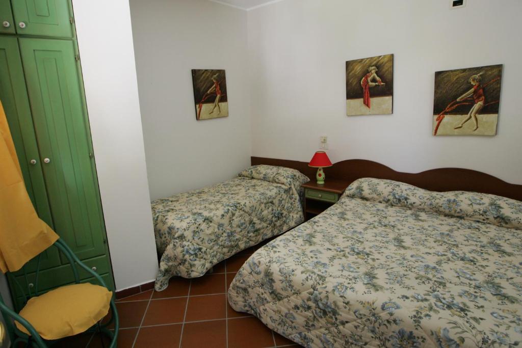 Hotel Ontani Salerno Room photo