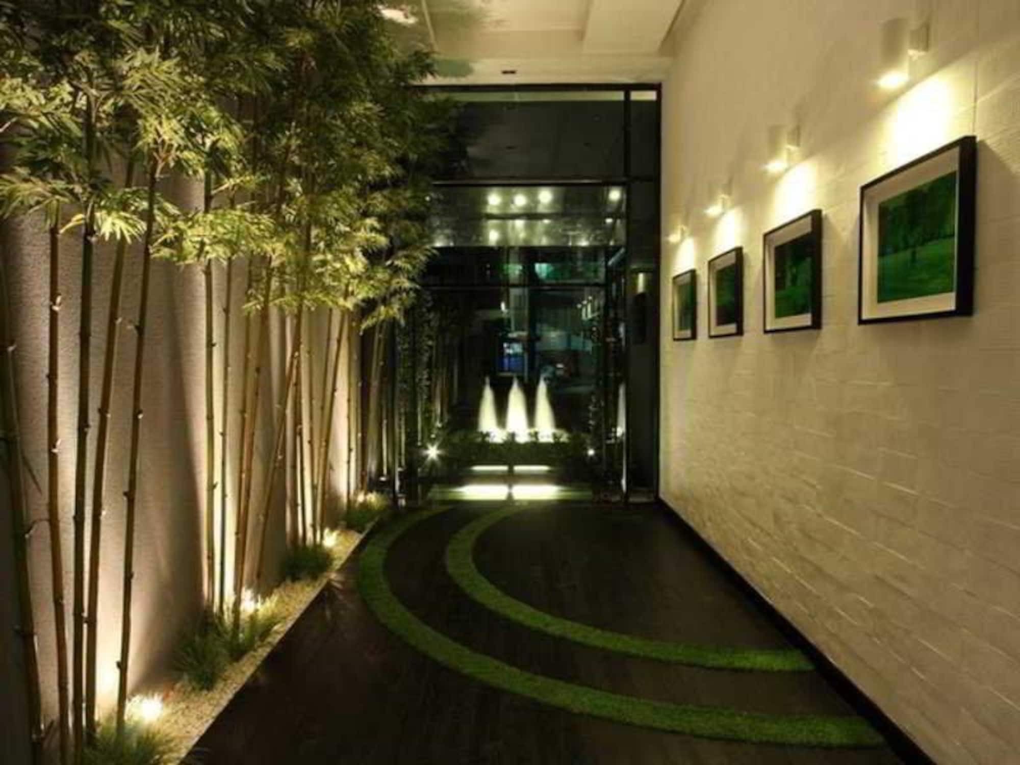 Grass Suites Thonglor Bangkok Exterior photo