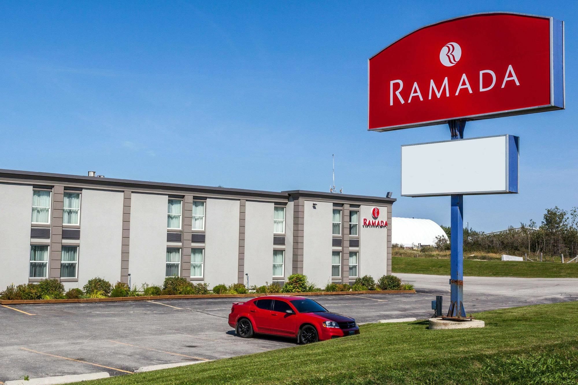 Ramada By Wyndham Timmins Hotel Exterior photo