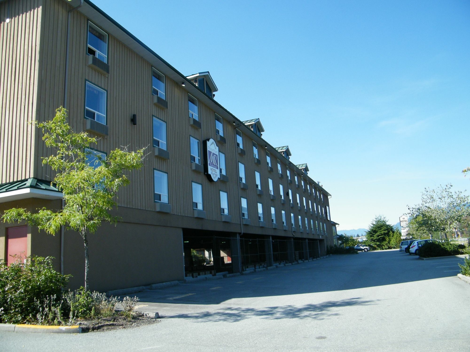 Mountain Retreat Hotel Squamish Exterior photo