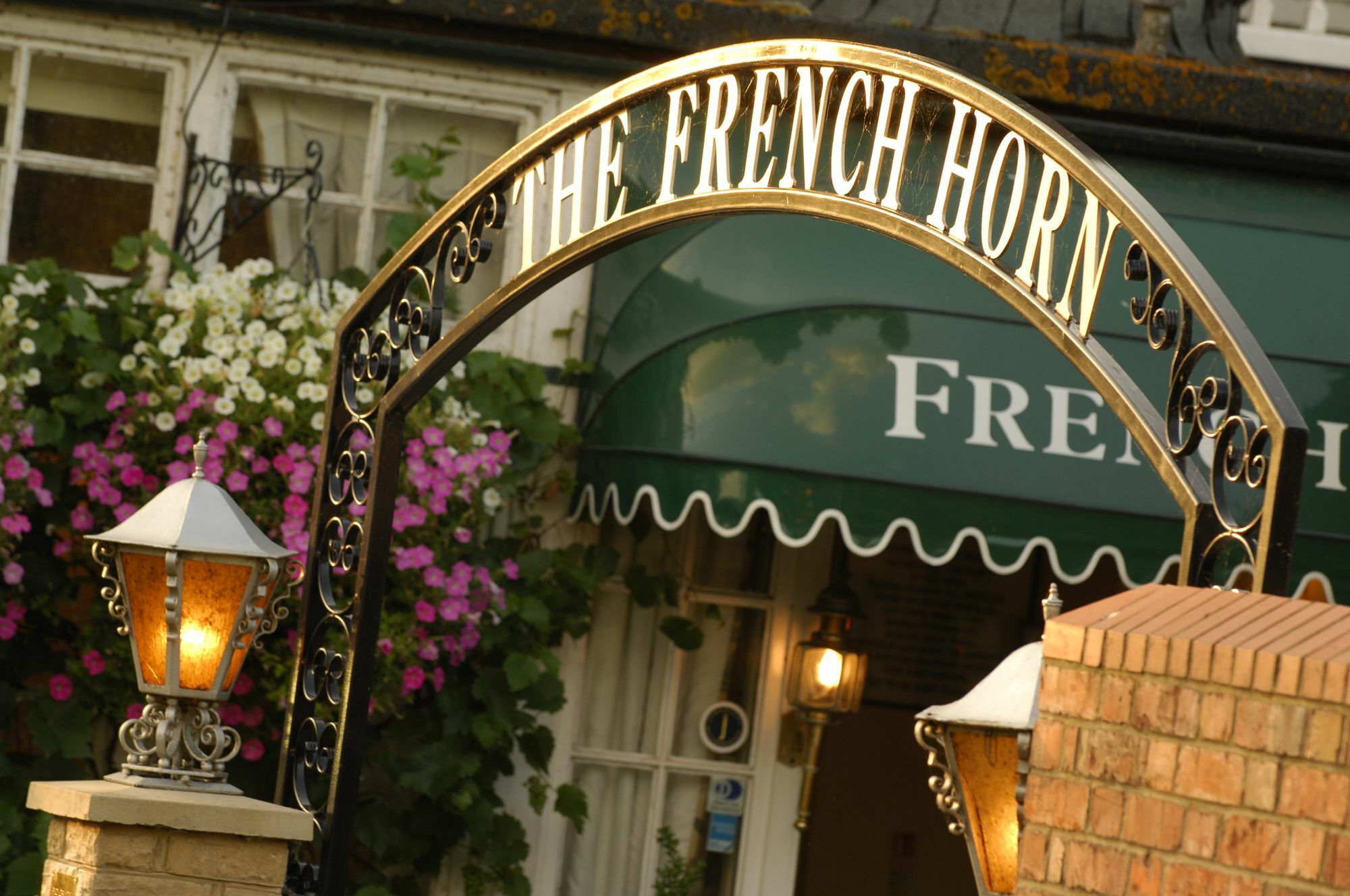 The French Horn Hotel Reading Exterior photo