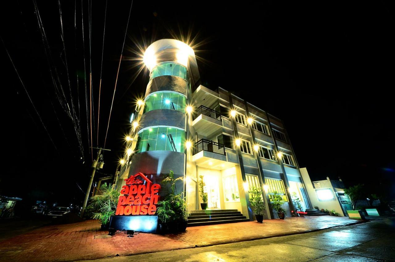 The Applepeach House Hotel Legazpi Exterior photo