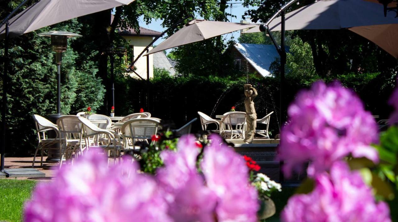 Hof Hotel Garden Kaunas Exterior photo