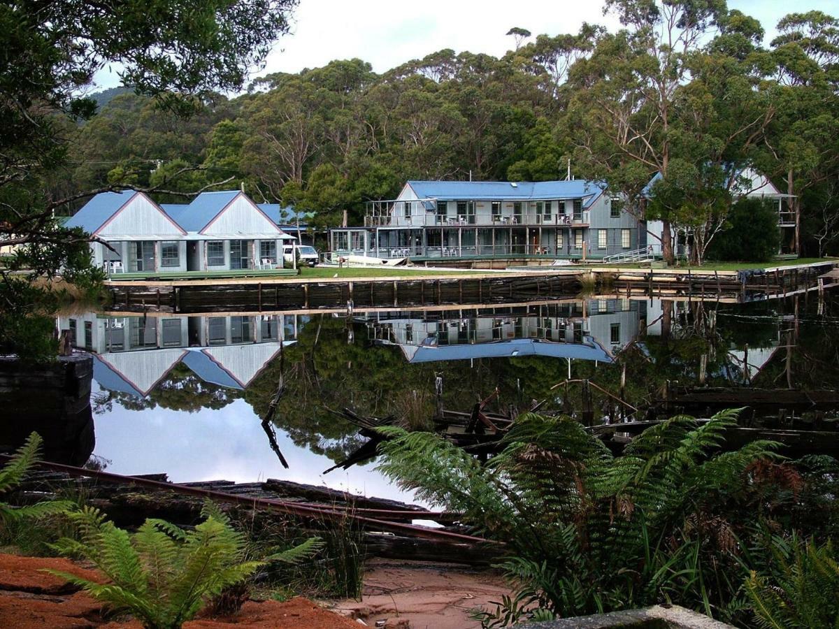 Risby Cove Motel Strahan Exterior photo