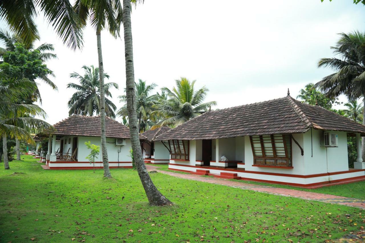 Ayurrathna Coir Village Lake Resort Trikunnapuzha Exterior photo