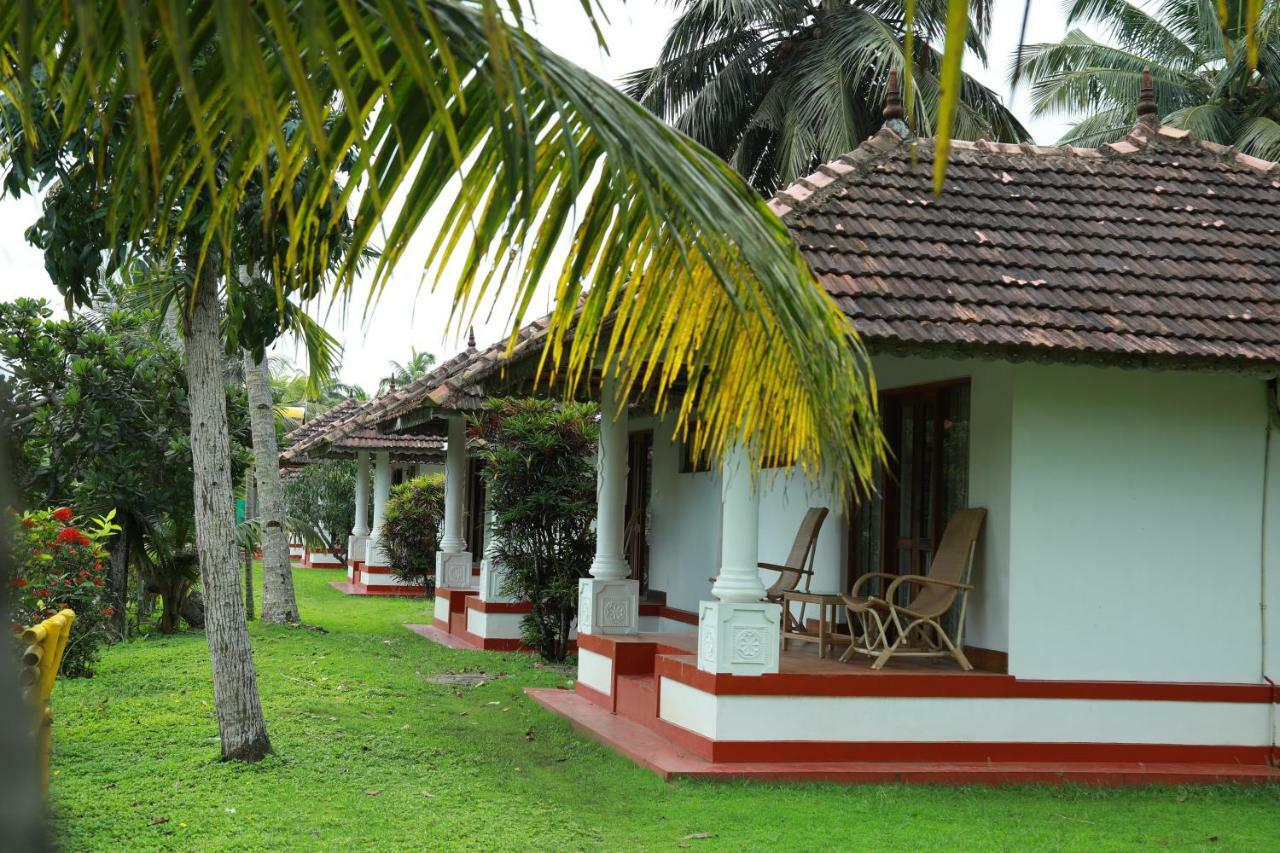 Ayurrathna Coir Village Lake Resort Trikunnapuzha Exterior photo