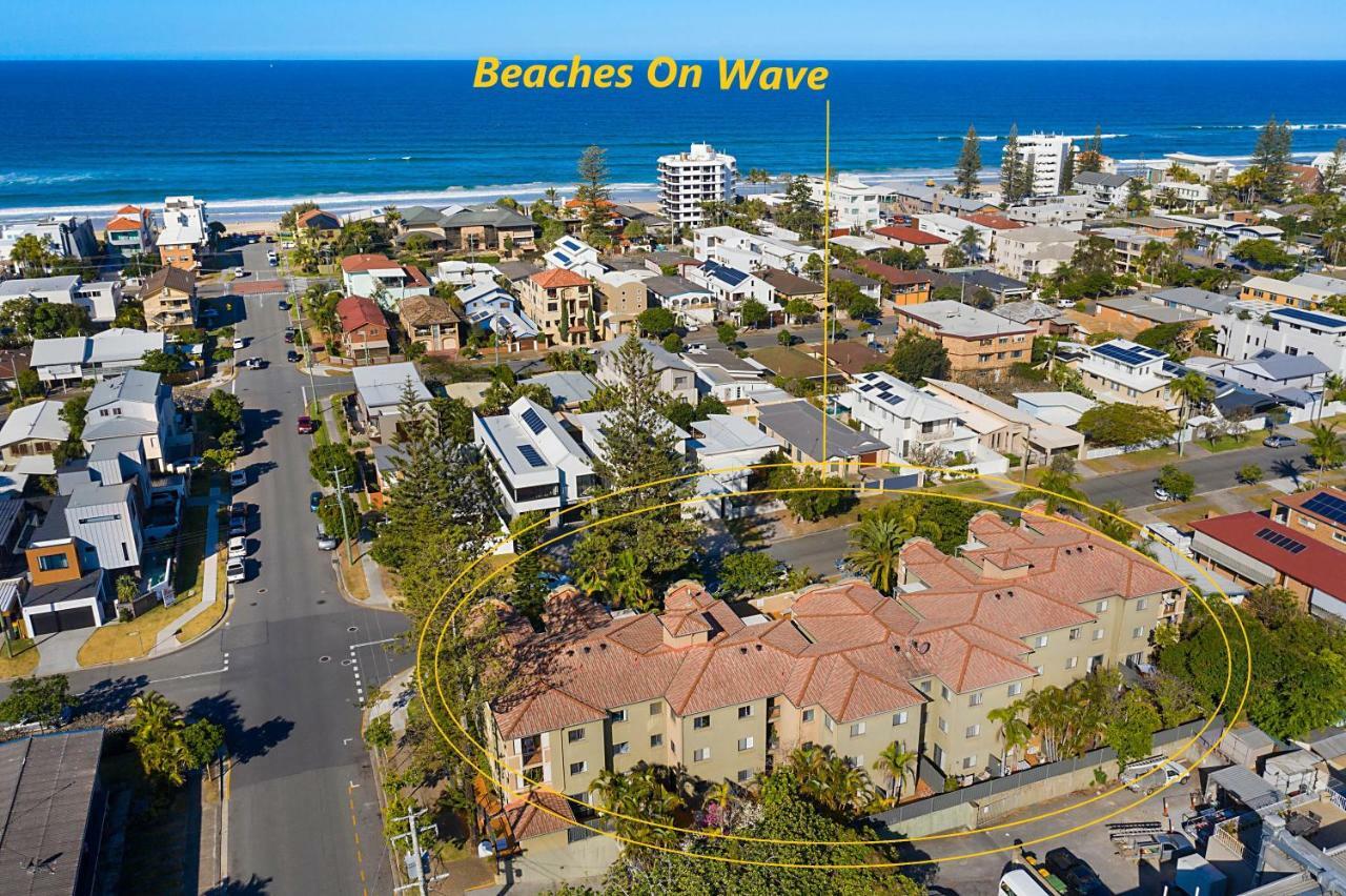 Beaches On Wave Street Gold Coast Exterior photo